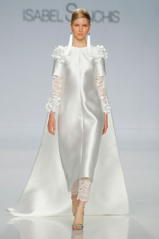ilovebrides.pt Isabel Sanchis 2018 Barcelona Bridal Fashion Week 2017